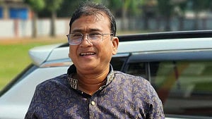 কে এই আখতারুজ্জামান, যার ফ্ল্যাটে ‘খুন হন’ এমপি আনার