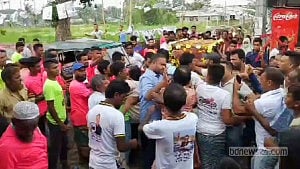কিশোরগঞ্জে ‘প্রক্সি’ দেওয়ার সময় নারী পোলিং কর্মকর্তা আটক