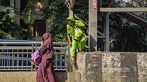 Dhaka jaywalkers risking lives
