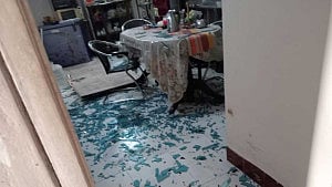 বাড্ডায় বিস্ফোরণ: গেইট খুলে গায়ে পড়লে মারা যান সোলায়মান