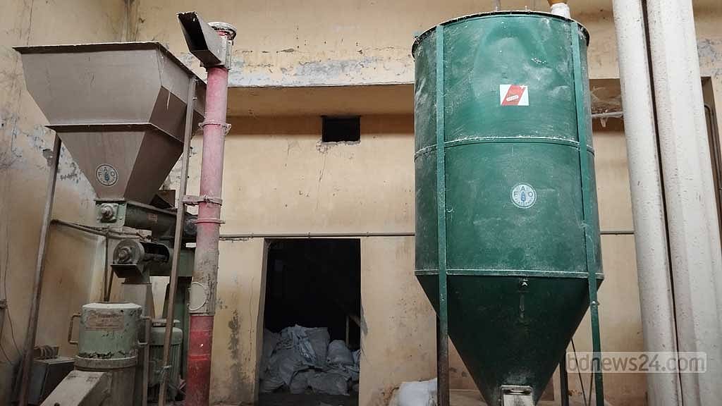 সরকারি কেন্দ্রীয় খামারে খাদ্য ও কৃষি সংস্থা-এফএও এর পৃষ্ঠপোষকতায় স্থাপিত এসব মেশিনে এখনো খাবার উৎপাদন হচ্ছে। তবে এগুলোর অবস্থা জরাজীর্ণ।