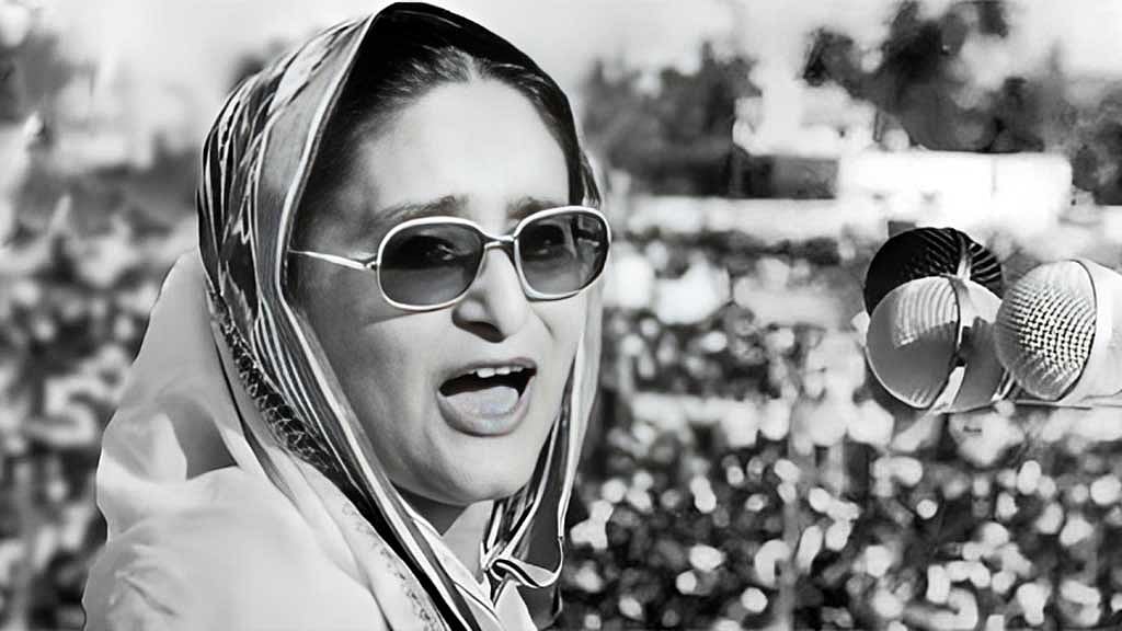 ১৯৮১ সালে দেশে ফিরে দলকে সংগঠিত করেন শেখ হাসিনা; ২১ বছর পর ১৯৯৬ সালে ক্ষমতায় ফেরে আওয়ামী লীগ। ছবি: আওয়ামী লীগ ওয়েবসাইট 
