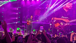 বাংলাদেশ সবসময় আমার ‘সেকেন্ড হোম’, মঞ্চে উঠে আতিফ
