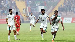 জনি ও পাপনের জাদুতে জয়ের আনন্দ বাংলাদেশের