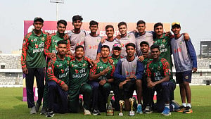 দেবাশিসের ৪ রানে ৪ উইকেট, বাংলাদেশের আরেকটি বড় জয়