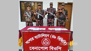 বেনাপোলে ট্রেনে মিলল কোটি টাকার কোকেন ও হেরোইন