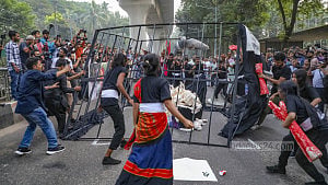 ‘লাল মজলুমে’ জুলাই আন্দোলনের স্মৃতি
