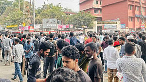কবি নজরুল ও সোহরাওয়ার্দী কলেজে মঙ্গলবার ক্লাস-পরীক্ষা বন্ধ