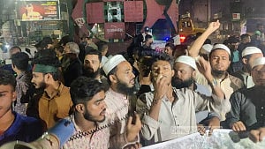 আওয়ামী লীগের কর্মসূচি 'প্রতিহতে’ মধ্যরাতে জিরো পয়েন্টে বিক্ষোভ
