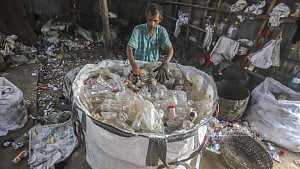 বিপদের নাম প্লাস্টিক