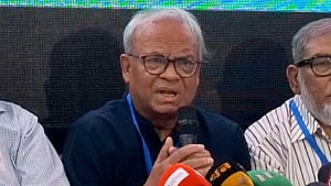 শেখ মুজিবের ছবি নামানো ‘উচিত হয়নি’: রিজভী