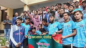 সাতক্ষীরায় মেয়েদের জন্য স্টেডিয়ামের চাইলেন সাফজয়ী সাবিনা