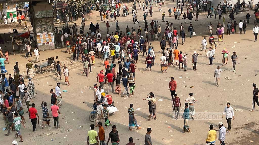 যাত্রাবাড়ীতে ব্যাটারিচালিত রিকশাচালকদের বিক্ষোভ