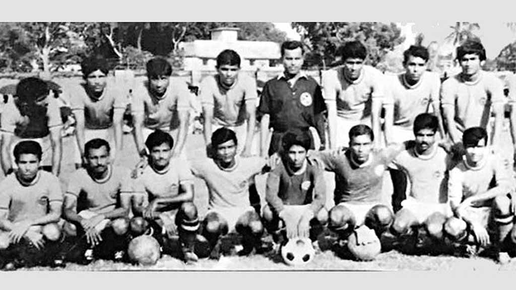 স্বাধীন বাংলা ফুটবল দল