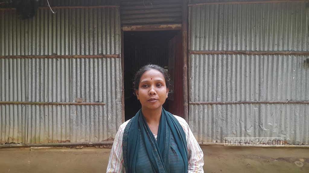 লাক্কাতুরা চা বাগানের শ্রমিক মোহনা গোয়ালা