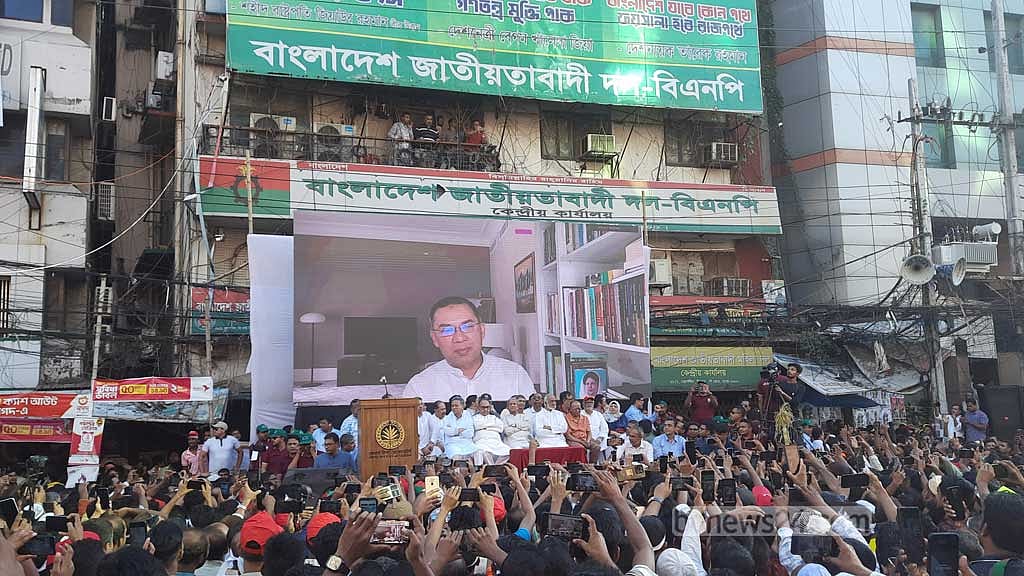 শুরুতে বিএনপি অন্তর্বর্তী সরকারকে সময় দেওয়ার কথা বললেও এখন দ্রুত নির্বাচন দেওয়ার দাবি করছে।