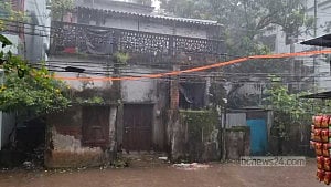 ঘূর্ণিঝড় দানা: বাগেরহাটে গুঁড়ি গুঁড়ি বৃষ্টি, প্রস্তুত ৩৫৯ আশ্রয়কেন্দ্র