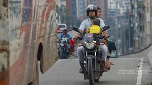 বাইকে শিশুরা কতটা নিরাপদ?