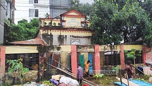 এক যুগ পর দখলমুক্ত কুমিল্লার ঐতিহ্যবাহী থিয়োসোফিকেল সোসাইটি ভবন