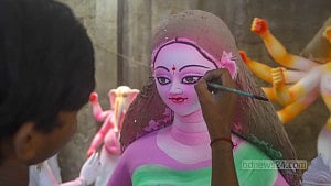 দুর্গাপূজায় শিক্ষা প্রতিষ্ঠানে মিলছে ১১ দিনের ছুটি