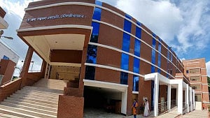শিল্পকলার মিলনায়তন ভাড়া কমে হল অর্ধেক