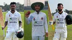 আইচের পর সেঞ্চুরি করে মার্শালের 'অবস্ট্রাকিং দা ফিল্ড', মেহেরবের ৬ উইকেট
