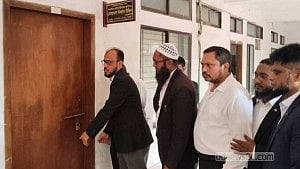 অপসারণ দাবিতে সিলেটে নতুন দুই পিপির কক্ষে তালা
