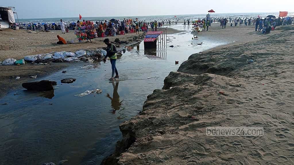 ভাঙনের শিকার কক্সবাজারের লাবণী পয়েন্ট।