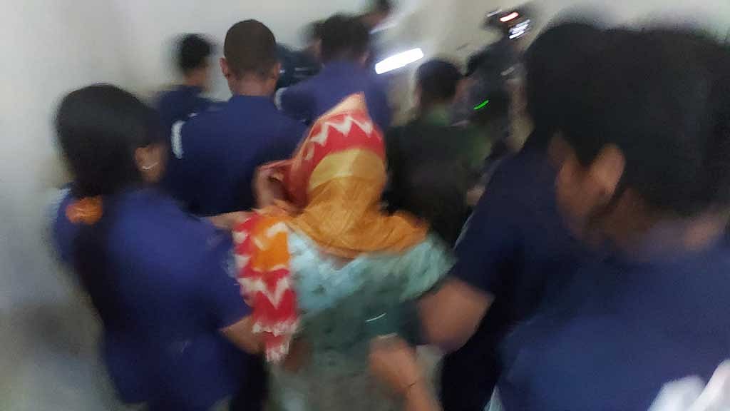 জ্যাকবের সঙ্গে আদালতে তোলা হয় গাইবান্ধা-২ (সদর) আসনের সাবেক সংসদ সদস্য ও হুইপ মাহবুব আরা বেগম গিনিকে।