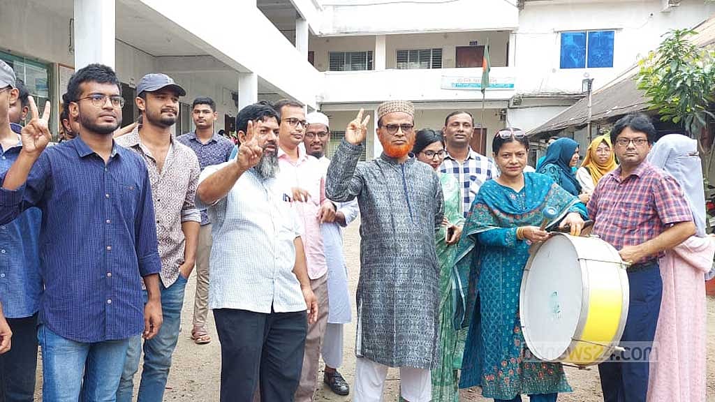 ময়মনসিংহ বিভাগে ইংরেজি ও আইসিটিতে পাসের হার এবার তুলনামূলকভাবে কম। 