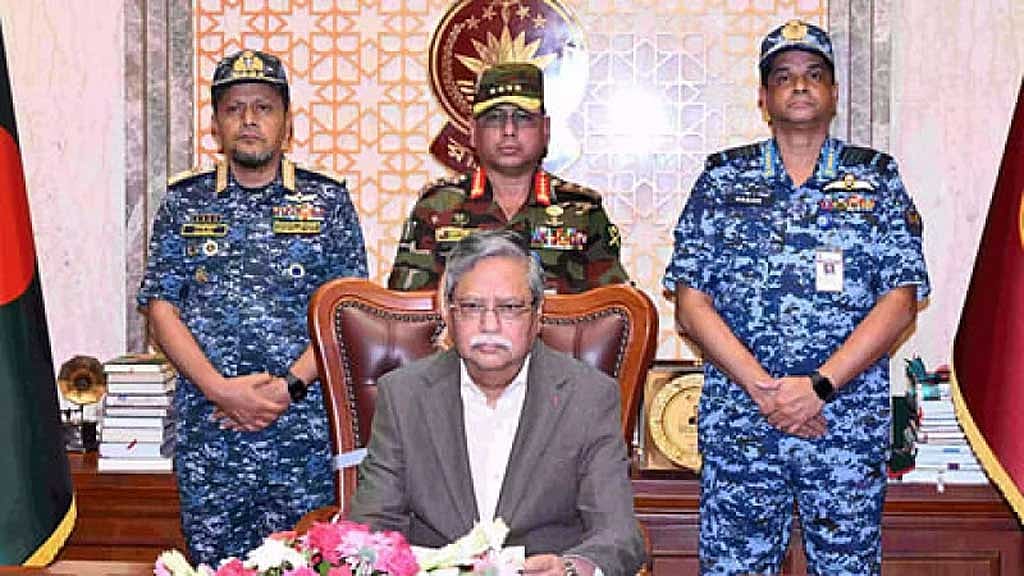 শেখ হাসিনার দেশত্যাগের রাতে রাষ্ট্রপতি মো. সাহাবুদ্দিন জাতির উদ্দেশে ভাষণ দেন। সেদিন তিনি প্রধানমন্ত্রীর পদত্যাগপত্র পাওয়ার কথা জানান।