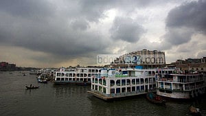 ভোলা-বরিশাল-লক্ষ্মীপুরের পথে নৌ চলাচল বন্ধ
