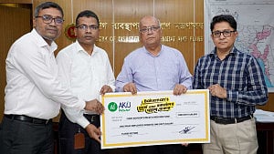 বন্যার্তদের পাশে বেকম্যান’স