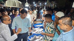 ৬০০ গ্রাম ইলিশের কেজি দেড় হাজার টাকা, বিক্রেতার জরিমানা