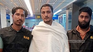 সাবেক এমপি বদির ‘ক্যাশিয়ার’ সালাউদ্দিন সিলেট বিমানবন্দরে আটক