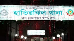 3 hurt as rival candidate supporters clash in Moghbazar