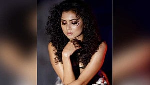 ‘অর্থসংকট কাটিয়ে’ ইধিকার পরের সিনেমা হবে না?