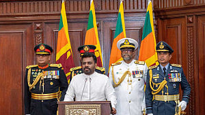 শ্রীলংকার নতুন প্রেসিডেন্ট কে এই অনুঢ়া কুমারা দিশানায়েকে?