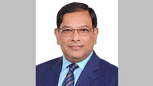 সেতু বিভাগের জ্যেষ্ঠ সচিব মনজুর ওএসডি