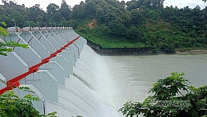 পানি কমায় ৩৬ ঘণ্টা পর বন্ধ কাপ্তাইয়ের জলকপাট