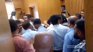 ডিসি হতে আন্দোলন: শাস্তি হচ্ছে ১৭ উপসচিবের
