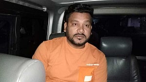 টেকনাফের বদির ভাতিজা শাহজাহান ধরা ঢাকায়
