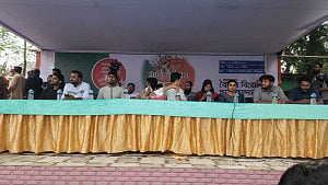 ফ্যাসিস্ট সরকারের বিদায়ে দায়িত্ব শেষ নয়, ঐক্যবদ্ধ থাকতে হবে: সারজিস