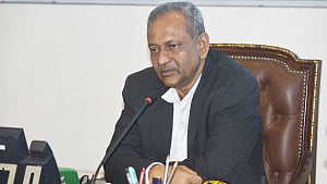 সফলভাবে ডেঙ্গু নিয়ন্ত্রণের আশা ডিএসসিসি প্রশাসকের