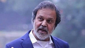 শিল্পী সংঘে ‘অন্তর্বর্তীকালীন সংস্কার’, তারিক আনামে ভরসা