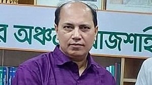 ঘুষ নেওয়ার অভিযোগে কর কমিশনার শফিকুল সাসপেন্ড