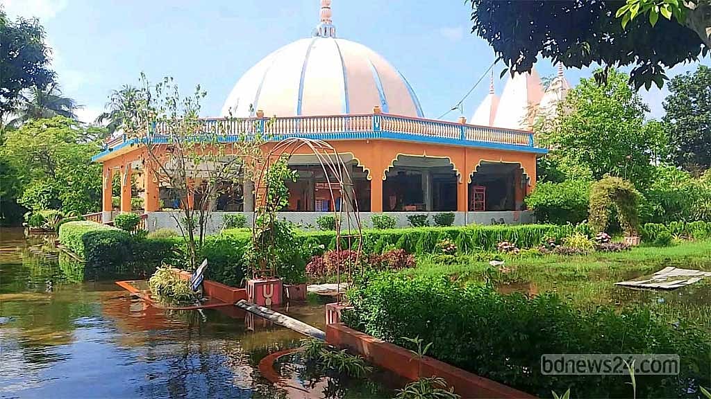 যশোরের ভবদহ জলাবদ্ধতা এবার প্রকট রূপ নিয়ে জনজীবনে বিপর্যয় ডেকে এনেছে। 