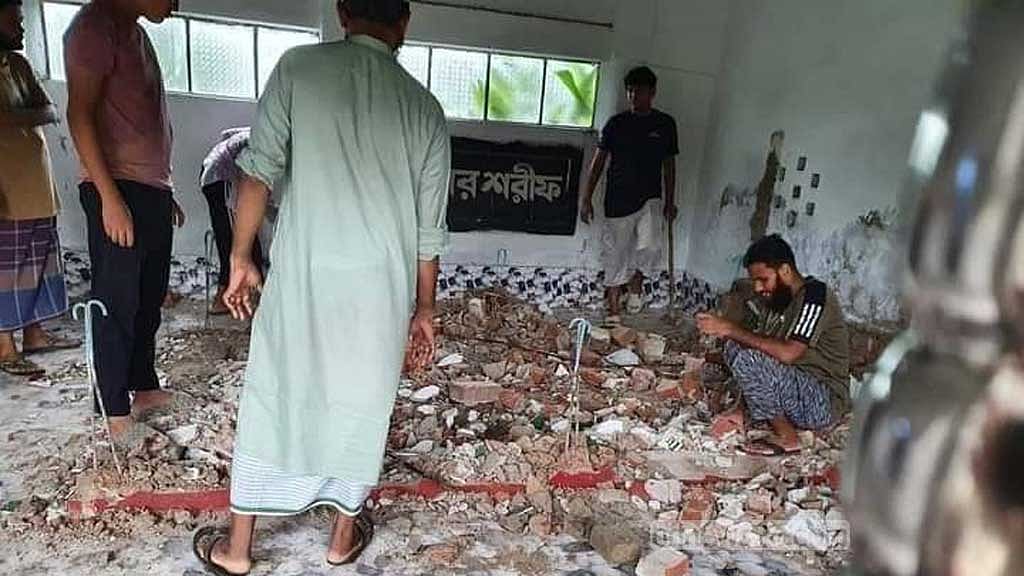 Eid-e-Milad-Un-Nabi celebrations faced disruptions on Monday, Sept 16, 2024. One killed in a clash in Kishoreganj’s Kuliarchar, and 20 injured in Brahmanbaria.