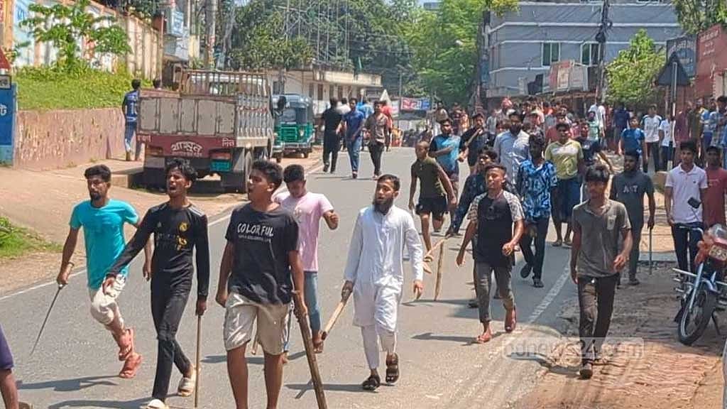 The vehicle parked in the courtyard of the Chittagong Hill Tracts Regional Council has been burned down.