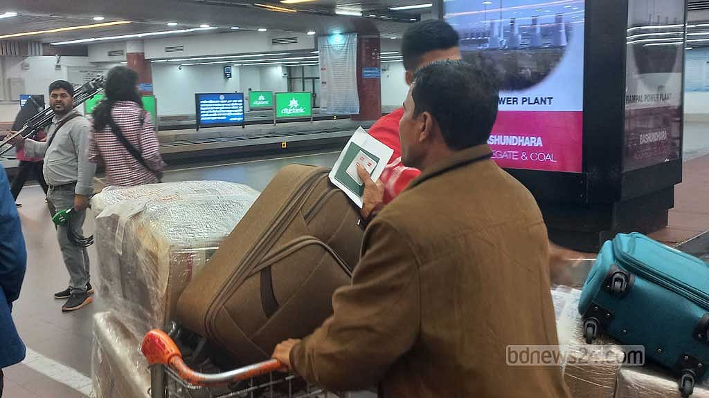 লাগেজ পেতে আগে যেখানে হয়রানি করার অভিযোগ ছিল নৈমিত্তিক ঘটনা, এখন সেখানে খুশি যাত্রীরা। ঝটপট বেরিয়ে গন্তব্যে যেতে পারছেন না তারা।